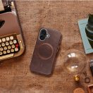 Gentleman iPhone 13 MagSafe kompatibilis ECO bőr tok, kameravédő peremmel, barna