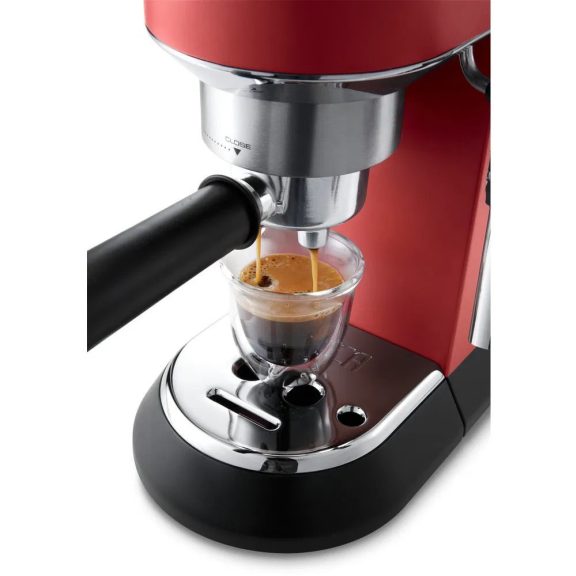DELONGHI DEDICA STYLE EC685R eszpresszó kávéfőző