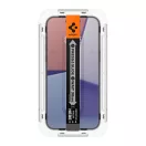 Spigen Glas.tR EZ Fit Apple iPhone 15 / iPhone 16 Tempered kijelzővédő fólia felhelyező kerettel (2db)