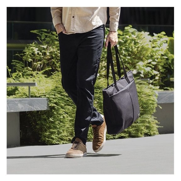 Uniq Hava Rpet Fabric laptop táska, (max 16") fekete