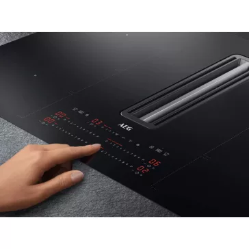   AEG CCE84779CB beépíthető főzőlap beépített páraelszívóval
