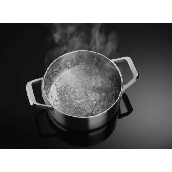 AEG CIB6643BBM SteamBake kerámialapos tűzhely