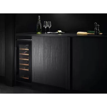 Electrolux EWS4020B5B Beépített borhűtő