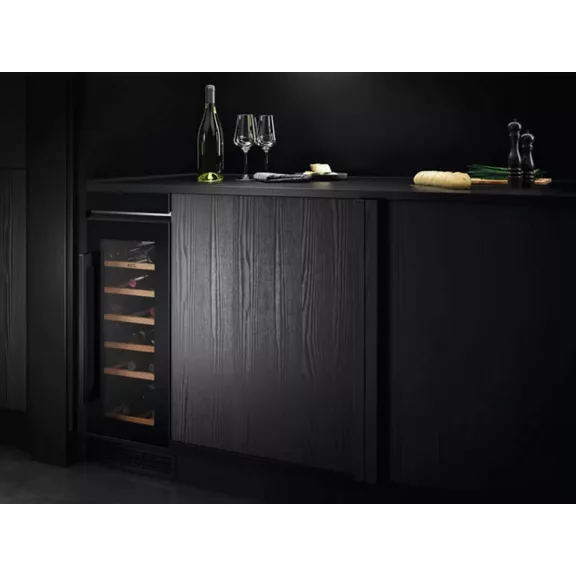 Electrolux EWS4020B5B Beépített borhűtő