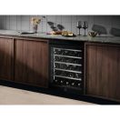 Electrolux EWUS040B8B Beépíthető borhűtő