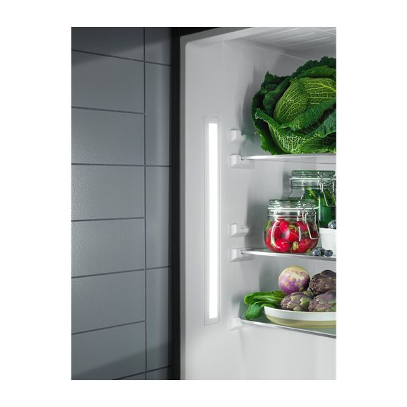 Electrolux LNS9TE19S beépíthető kombinált hűtőszekrény