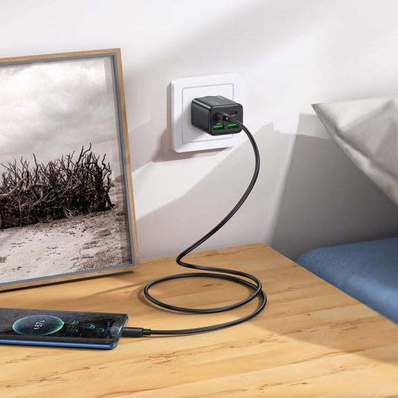 Hálózati töltő adapter, 30W, 2 x USB aljzat, 2 x USB Type-C aljzat, USB Type-C - Lightning kábellel, gyorstöltés, PD, GaN, QC 3.0, Hoco N56 Fundador, fekete