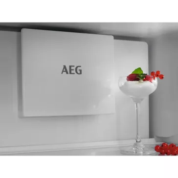 AEG TC6MS18FDS Beépíthető kombinált hűtőszekrény